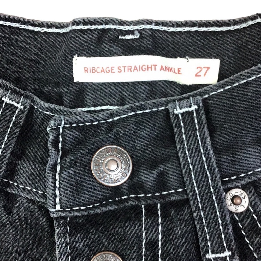 Levi's Women's Snap Ribcage Straight Jeans
Color:Thank You Very Little - Picture 12 of 13